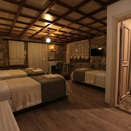 Celsus Boutique מלון 3*